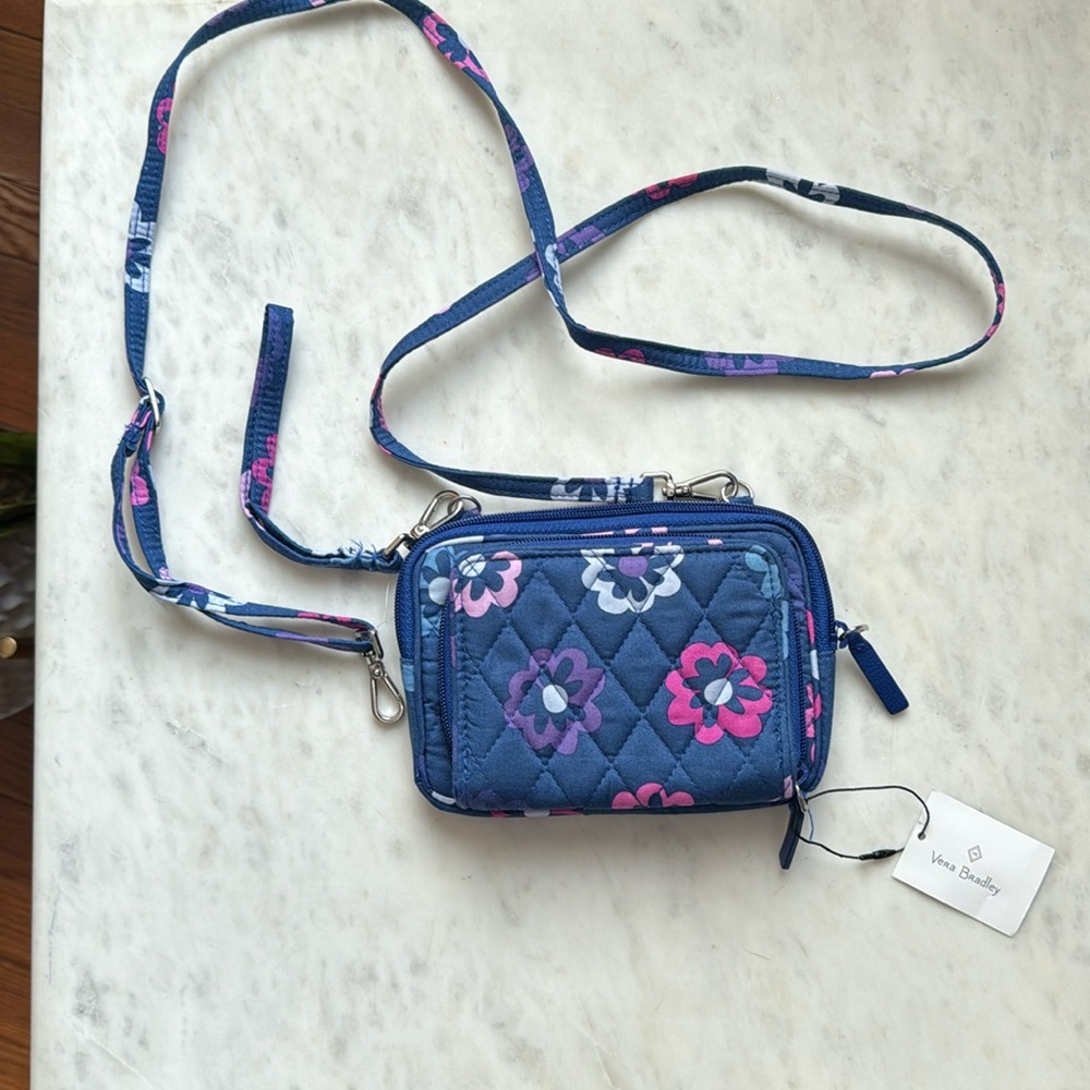 NWT Vera Bradley On the Square Wristlet. Blue.